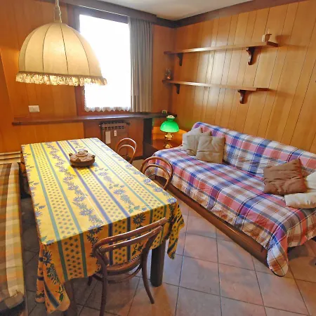 Apartment Locazione Turistica Giomein.6 *